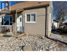 17 MCNAUGHTON AVENUE - 3