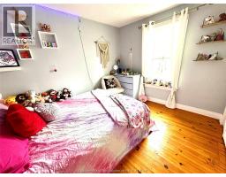 53 PHYLLIS AVENUE - 18