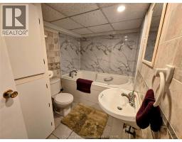 7098 Eighth LINE - 28