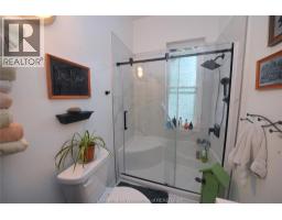 49 Erie STREET South - 18