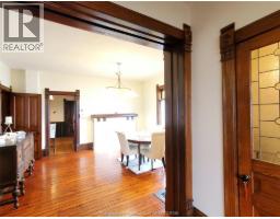 3 Lansdowne AVENUE - 13