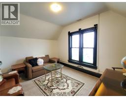 3 Lansdowne AVENUE - 34