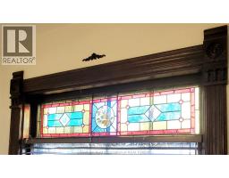 3 Lansdowne AVENUE - 38