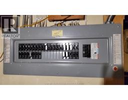 3 Lansdowne AVENUE - 44