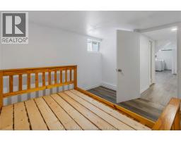 33 WILSON AVENUE - 24