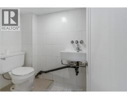 33 WILSON AVENUE - 26