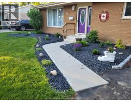 92 WHIPPOORWILL CRESCENT - 42