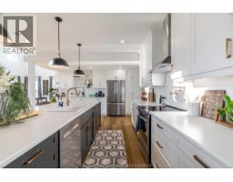 221 Erie STREET South - 11