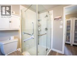 523 Bayview AVENUE - 11