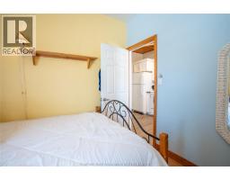 523 Bayview AVENUE - 17