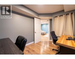 695 BLOOMFIELD ROAD - 31