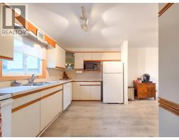 426 Victoria AVENUE - 18