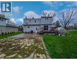 426 Victoria AVENUE - 3