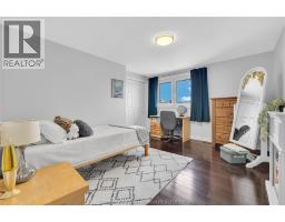 37 ORANGEWOOD BOULEVARD North - 17