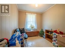 883 Mcnaughton AVENUE East - 22