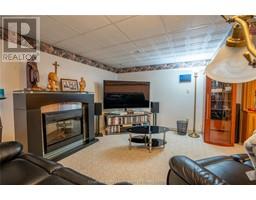 119 HEDGE MAPLE Path - 39