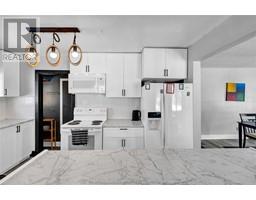 228 Delaware AVENUE North - 11