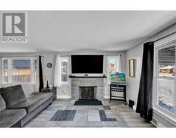 228 Delaware AVENUE North - 19