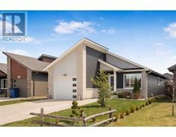 133 MOONSTONE CRESCENT - 1