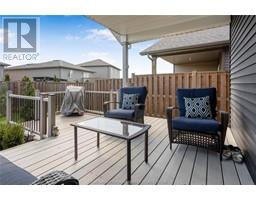 133 MOONSTONE CRESCENT - 32