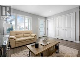133 MOONSTONE CRESCENT - 4