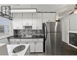3 Montgomery CRESCENT - 21