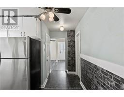3 Montgomery CRESCENT - 24