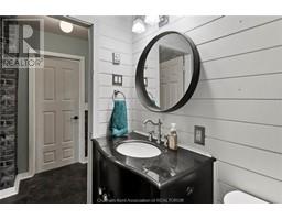 3 Montgomery CRESCENT - 26