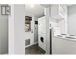 3 Montgomery CRESCENT - 27