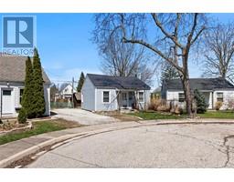 3 Montgomery CRESCENT - 5