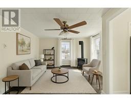 3 Montgomery CRESCENT - 8