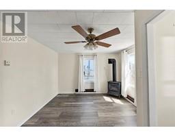 3 Montgomery CRESCENT - 9
