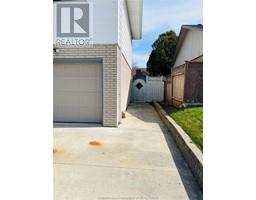 39 Wyandott STREET - 48