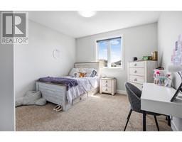 9 HENSON STREET - 16
