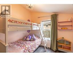 157 STANLEY AVENUE - 20
