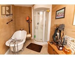 30 ORANGEWOOD BOULEVARD - 33