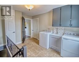 241 Chatham STREET North - 20