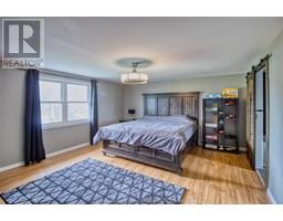241 Chatham STREET North - 21