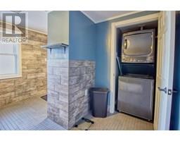 241 Chatham STREET North - 26