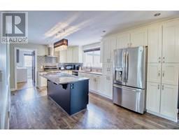 241 Chatham STREET North - 8