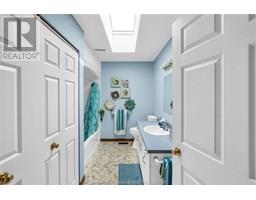 83 Bristol DRIVE - 29