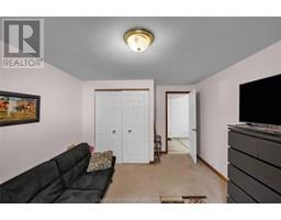 83 Bristol DRIVE - 43