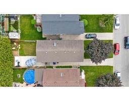 83 Bristol DRIVE - 5