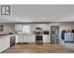 203 MOONSTONE CRESCENT - 12