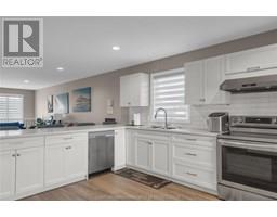 203 MOONSTONE CRESCENT - 14