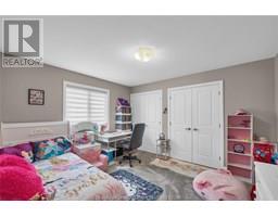 203 MOONSTONE CRESCENT - 23