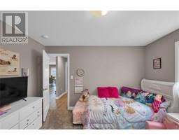 203 MOONSTONE CRESCENT - 26