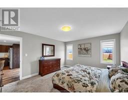 62 MOONSTONE CRESCENT - 16