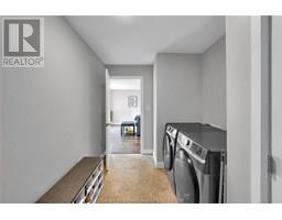 62 MOONSTONE CRESCENT - 25
