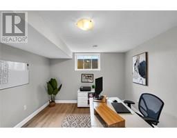 62 MOONSTONE CRESCENT - 35